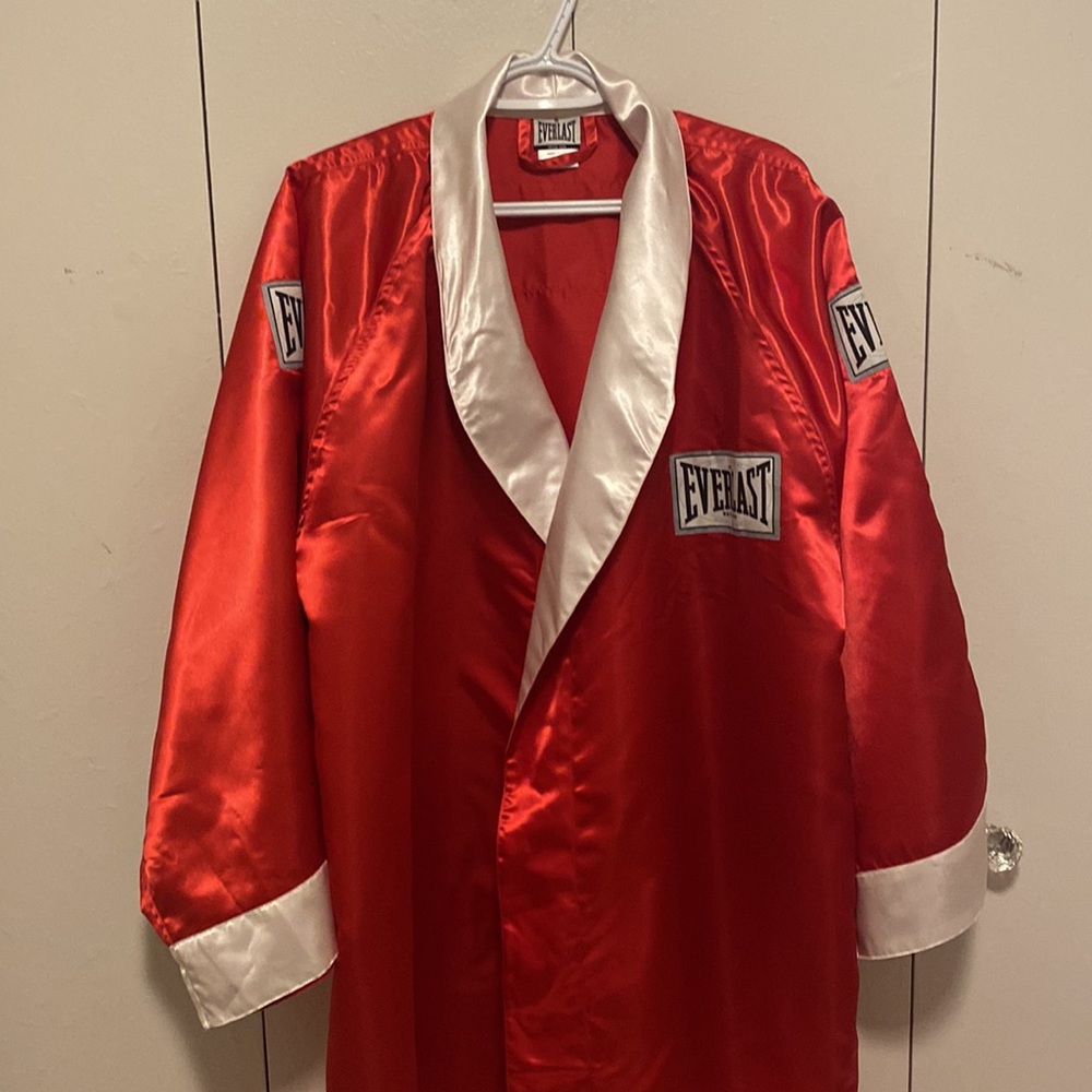 Everlast Satin Boxing Robe - Picture 4 of 12